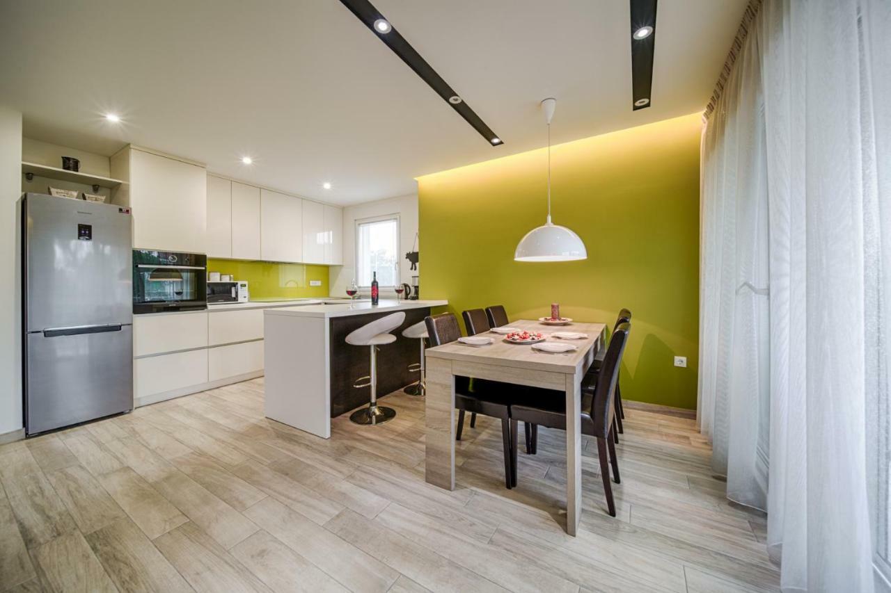 Apartment Rova マリンスカ エクステリア 写真